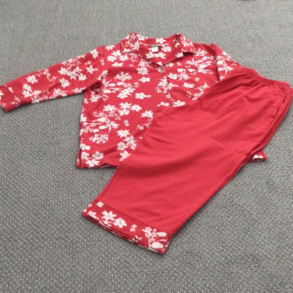 Coldwater Creek 100% cotton 2 pc set. 3/4 sleeve. Elastic waist capris. Size XL.